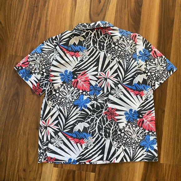 Vintage Button up Hawaiian shirt - Picture 3 of 4